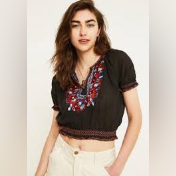 NWOT Urban Outfitters embroidered crop top - Picture 2 of 6